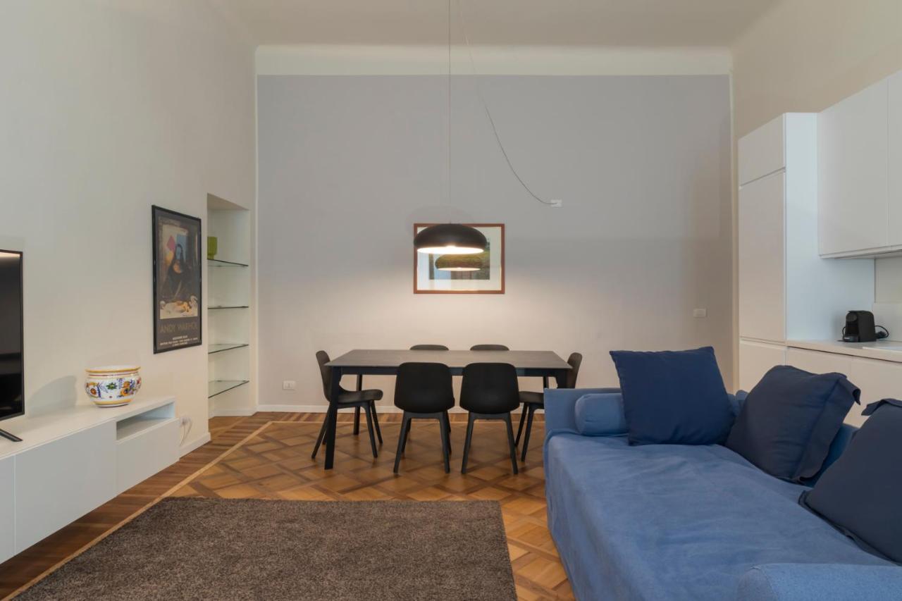 Luxury Apartment Near Duomo Italia 38 Милано Екстериор снимка