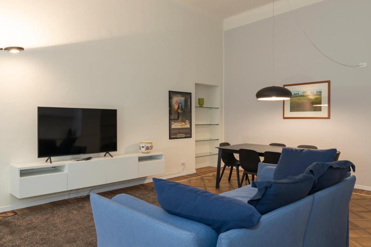 Luxury Apartment Near Duomo Italia 38 Милано Екстериор снимка