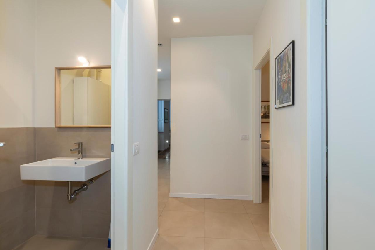 Luxury Apartment Near Duomo Italia 38 Милано Екстериор снимка