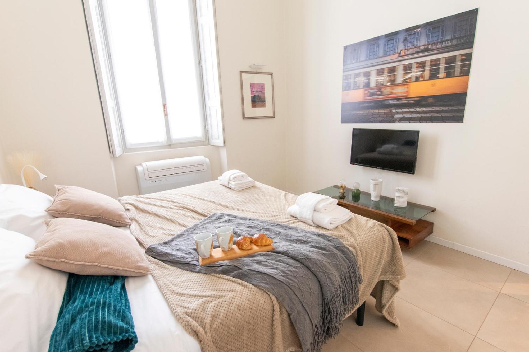 Luxury Apartment Near Duomo Italia 38 Милано Екстериор снимка