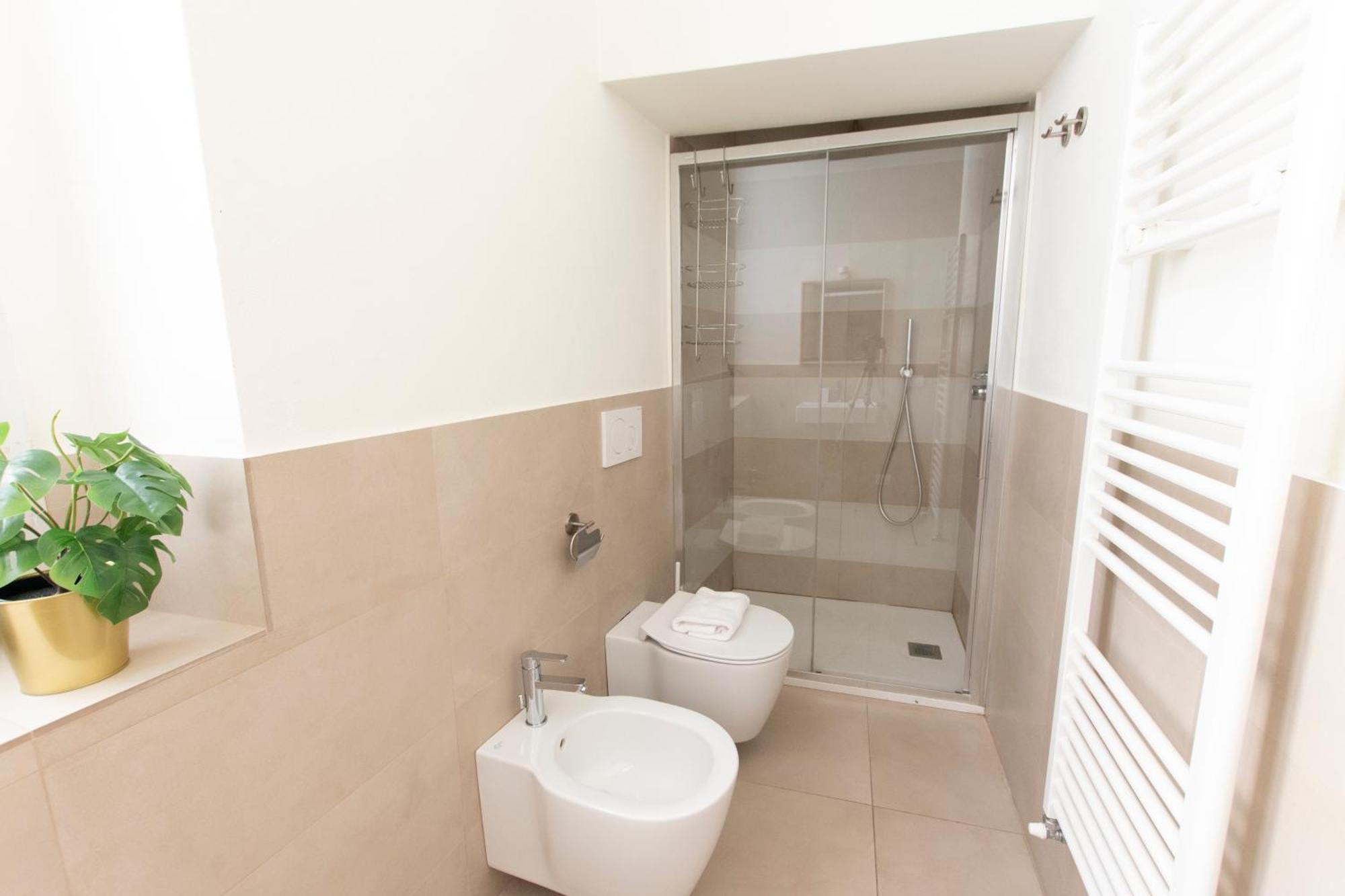 Luxury Apartment Near Duomo Italia 38 Милано Екстериор снимка