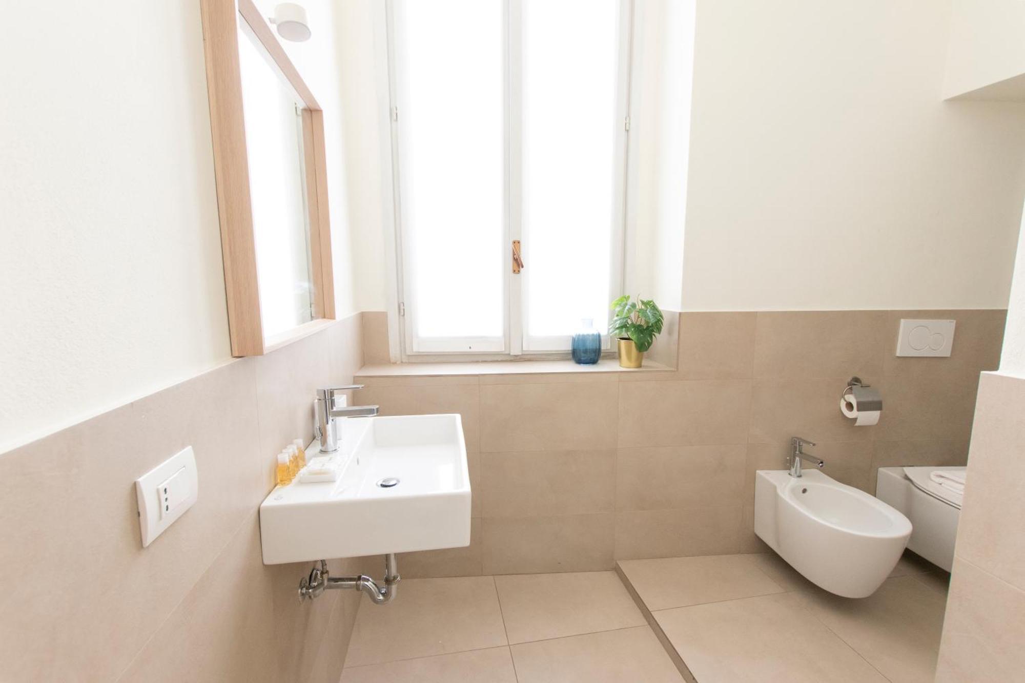 Luxury Apartment Near Duomo Italia 38 Милано Екстериор снимка